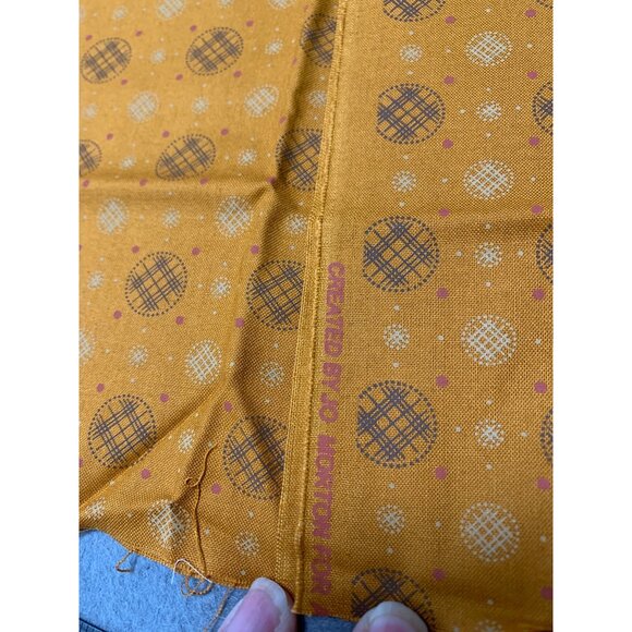 Vintage-Inspired Mustard Yellow Circular Pattern Quilting Cotton Fabric 19"x44" - Picture 4 of 5